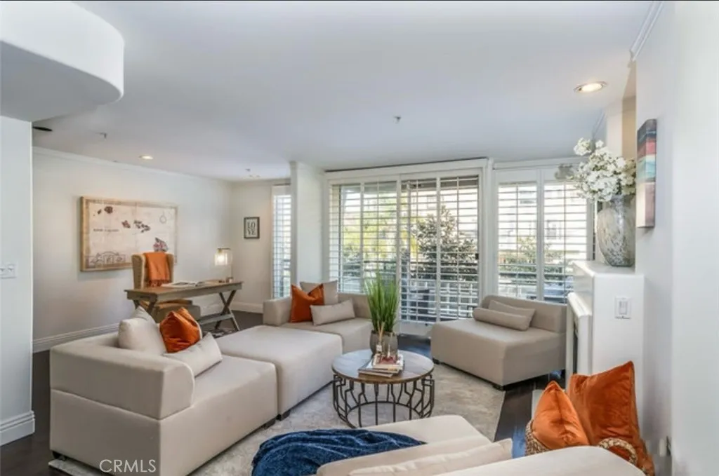 1819 Holmby Avenue Unit 204, Los Angeles, CA 90025 - Main photo, Los Angeles, CA