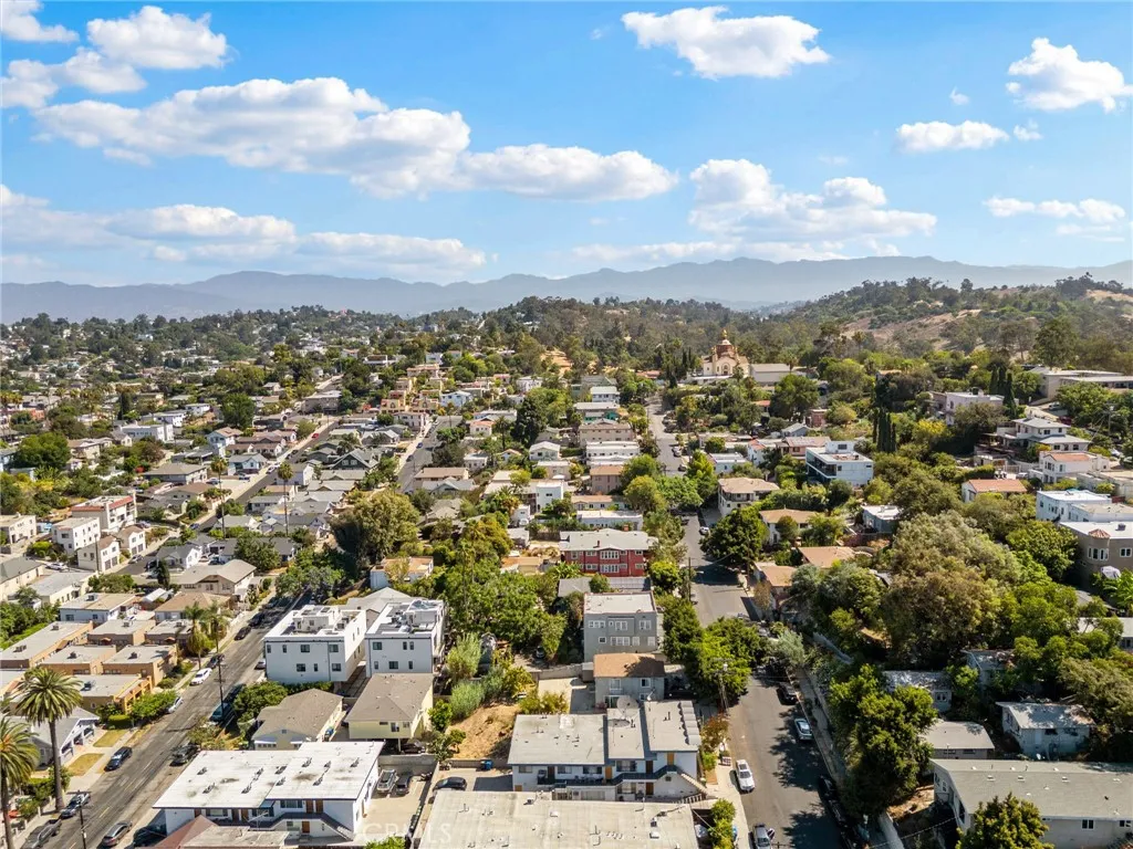 1331 Sutherland, Los Angeles, CA 90026 - Photo 5 of 9, Los Angeles, CA
