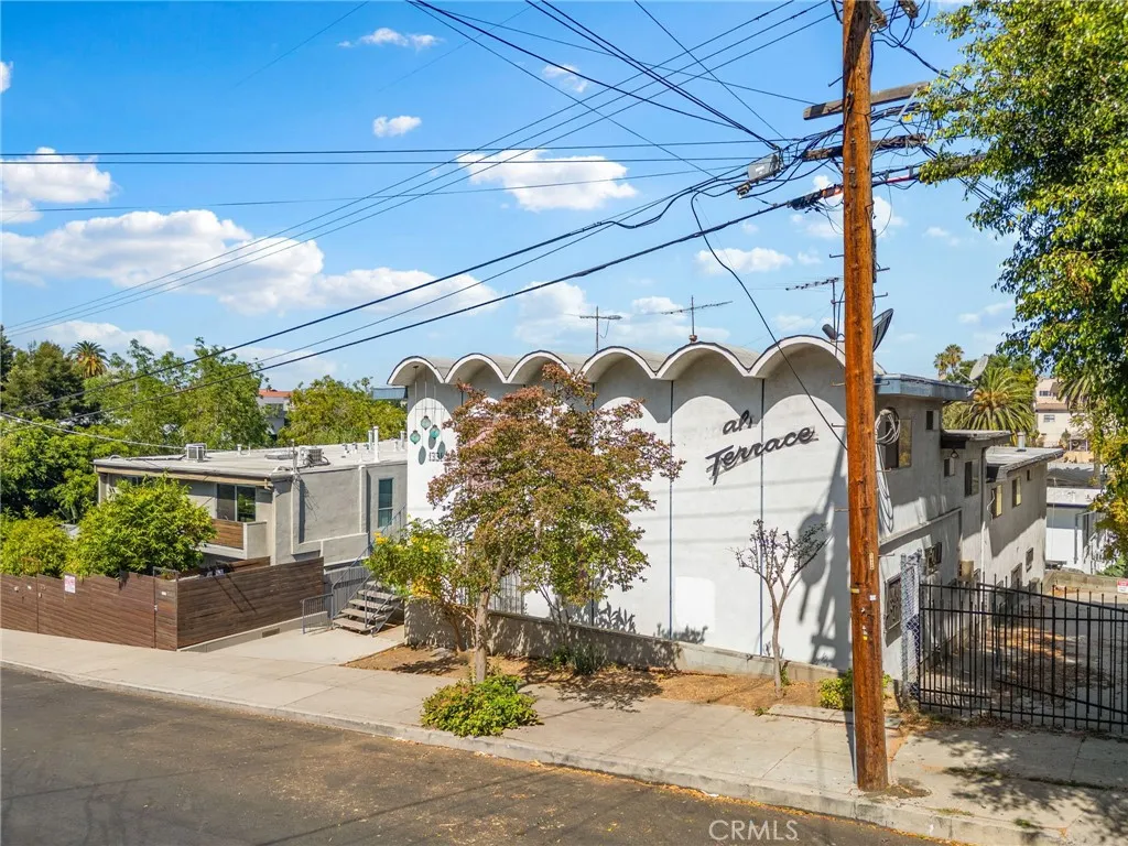 1331 Sutherland, Los Angeles, CA 90026 - Photo 2 of 9, Los Angeles, CA