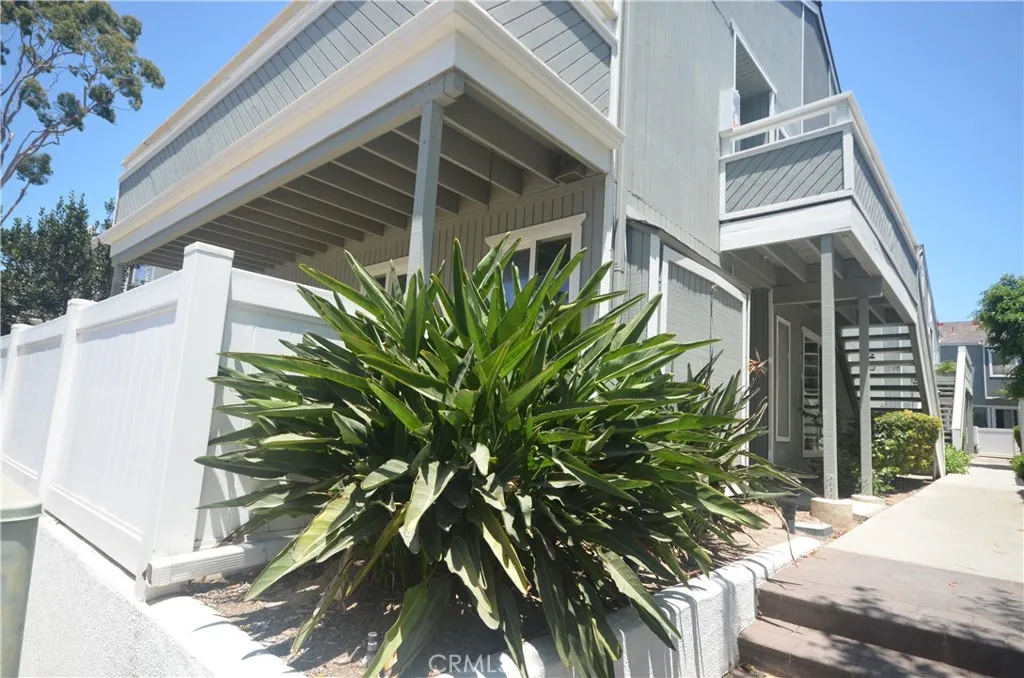 10 Seaside Circle, Newport Beach, CA 92663 - Main photo, Newport Beach, CA