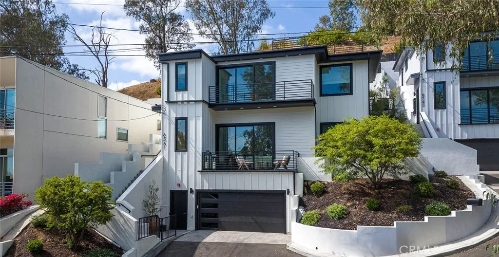 Los Angeles, CA 90042