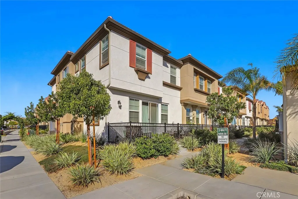 40302 Calle Real, Murrieta, CA 92563 - Main photo, Murrieta, CA
