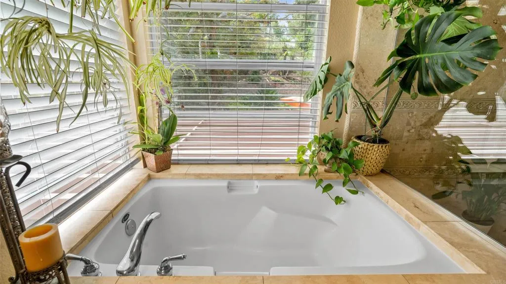 https://cdn.realtyfeed.com/cdn/127/306772652/05a17ff6e4df148a32e7ed2c2156a532.webp