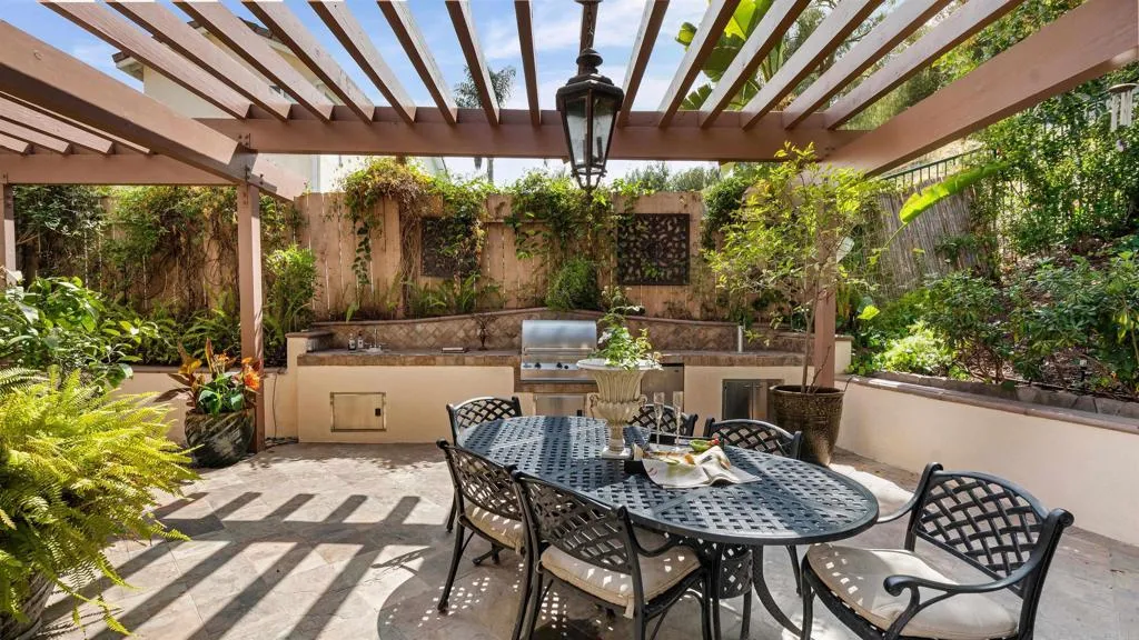 https://cdn.realtyfeed.com/cdn/127/306772652/1b9dfc5e54c7828069574a6a71781364.webp