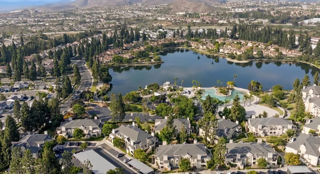 https://cdn.realtyfeed.com/cdn/127/306772652/33d7841701451379dbccb2ea73ba62f3.webp
