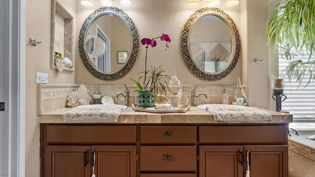 https://cdn.realtyfeed.com/cdn/127/306772652/548cdf6353196666669d8846bff33f05.webp