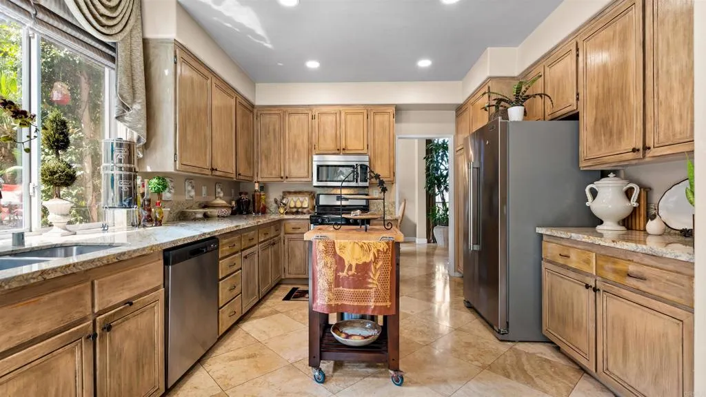 https://cdn.realtyfeed.com/cdn/127/306772652/74cb827bef9da1de7b072b539df92028.webp