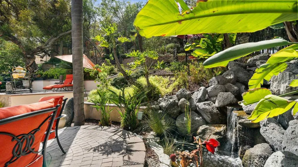 https://cdn.realtyfeed.com/cdn/127/306772652/8f0499a44ee2e9419c673869fba84f13.webp