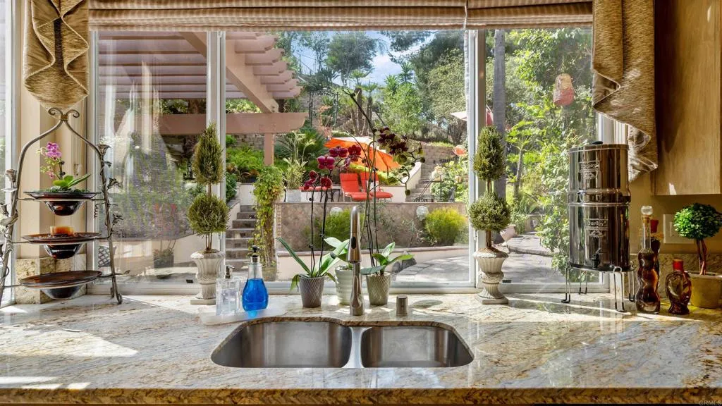 https://cdn.realtyfeed.com/cdn/127/306772652/caaf9d7eba46d8b81600aa0e5fa2cc45.webp