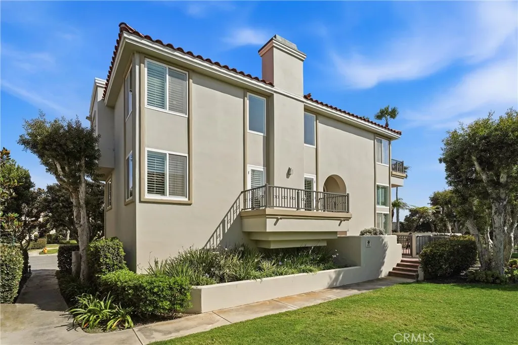 6051 Broadstone Circle, Huntington Beach, CA 92648 - Photo 4 of 50, Huntington Beach, CA