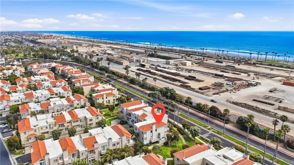 6051 Broadstone Circle, Huntington Beach, CA 92648 - Main photo, Huntington Beach, CA