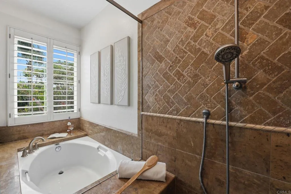 https://cdn.realtyfeed.com/cdn/127/306772802/fa1cf29b6068b4f45549bfa873f9477a.webp