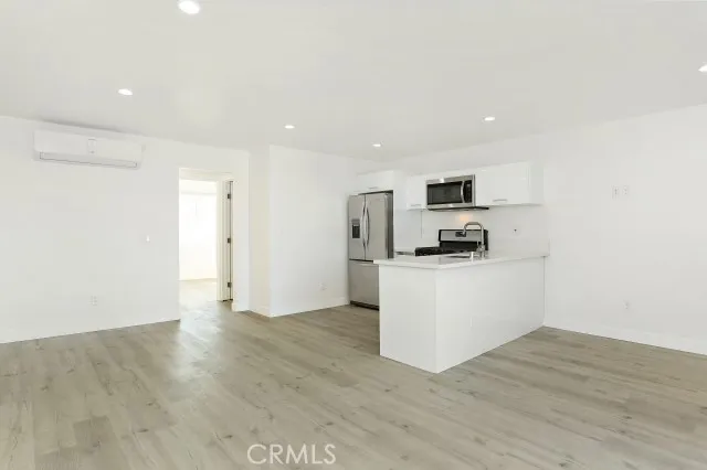 6745 Laurel Canyon Boulevard Unit 203, North Hollywood, CA 91606 - Main photo, North Hollywood, CA