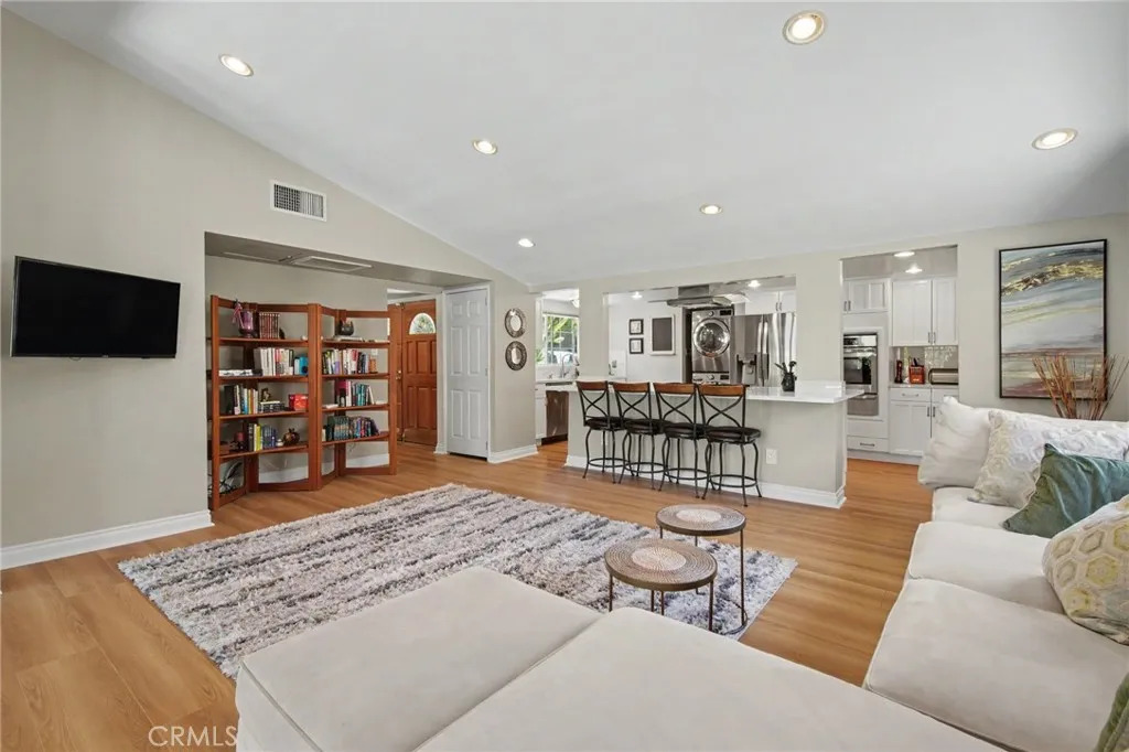 5706 Comanche, Woodland Hills, CA 91367 - Photo 4 of 40, Woodland Hills, CA