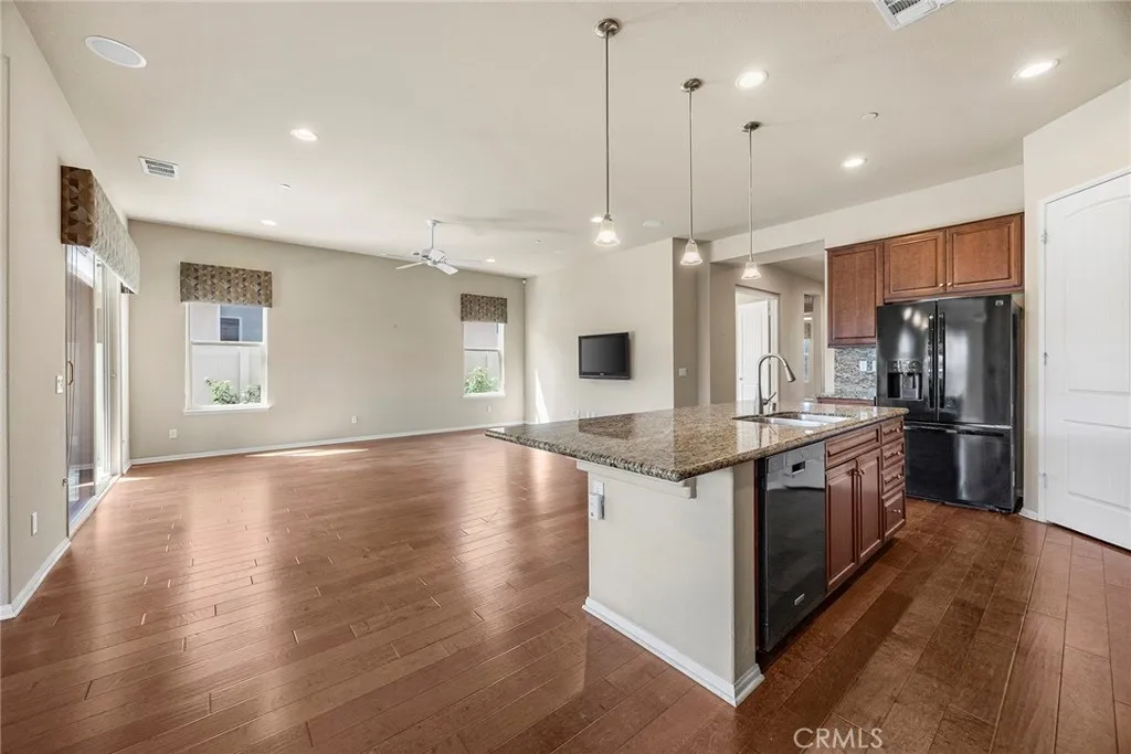 1410 Corte Alamonte, Hemet, CA 92545 - Photo 4 of 37, Hemet, CA