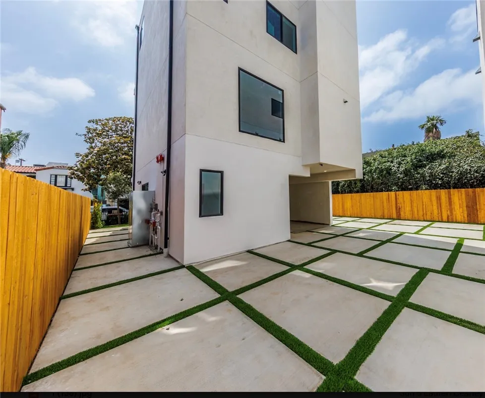 1065 S Corning Street Unit A, Los Angeles, CA 90035 - Photo 2 of 39, Los Angeles, CA
