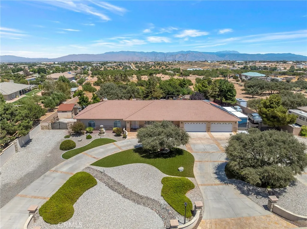 6955 Oak View Court, Oak Hills, CA 92344 - Photo 3 of 36, Oak Hills, CA