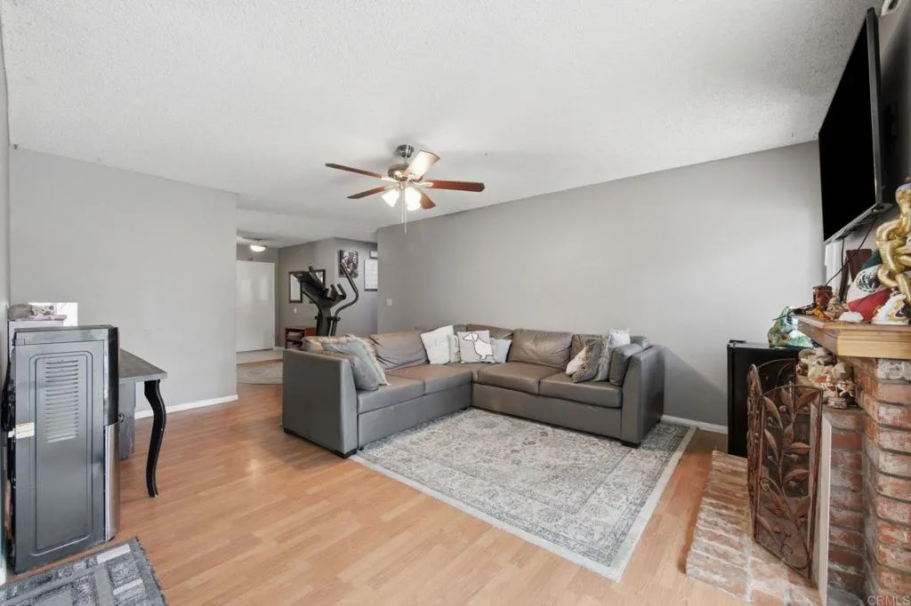 https://cdn.realtyfeed.com/cdn/127/306773048/0068db40c2a1480628f281ba7102b141.webp