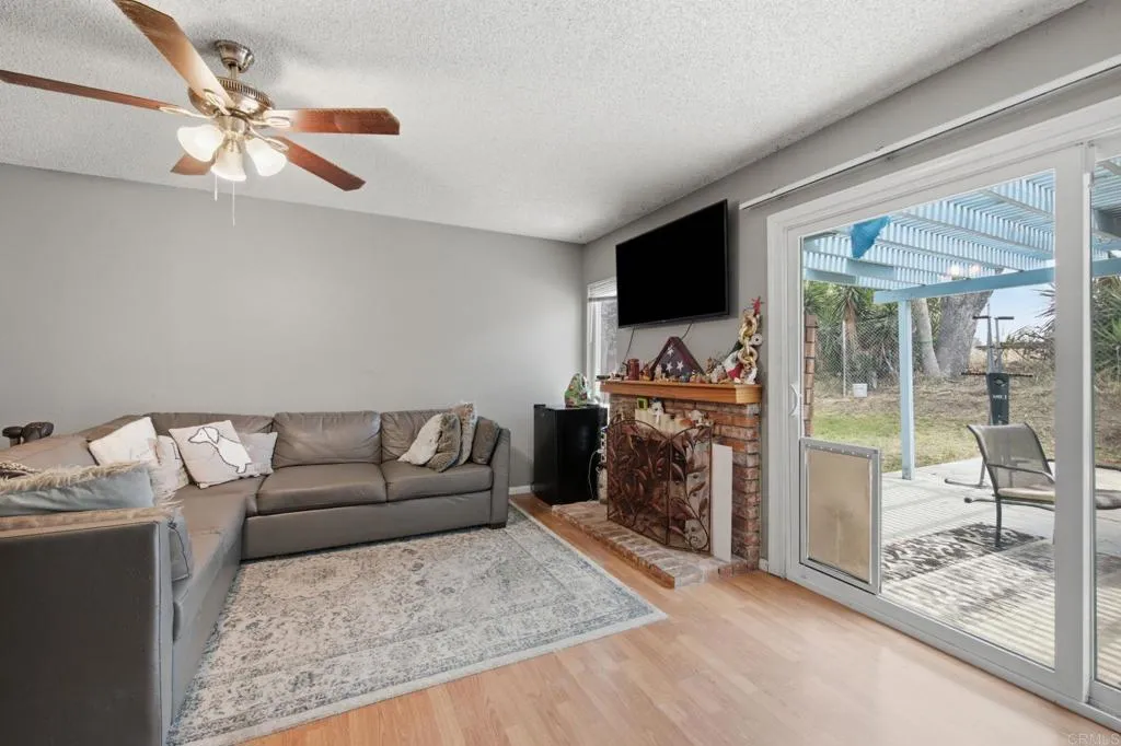 https://cdn.realtyfeed.com/cdn/127/306773048/82c73586d3c37213ce68731a2275ec42.webp