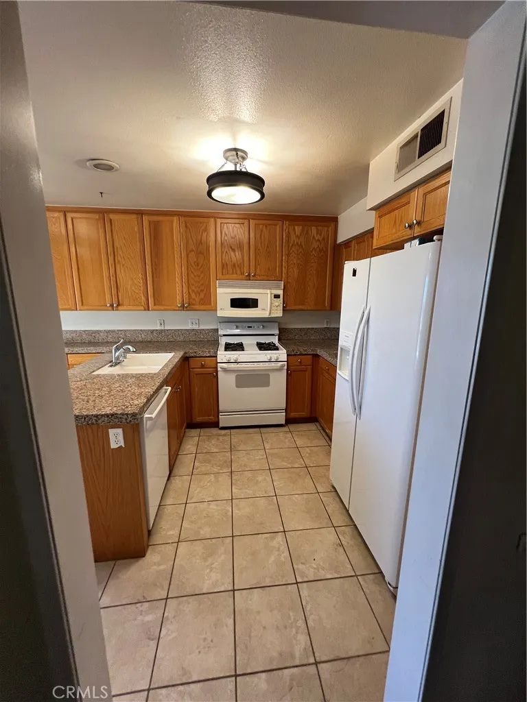 15794 Midwood Drive Unit 3, Granada Hills, CA 91344 - Photo 2 of 3, Granada Hills, CA