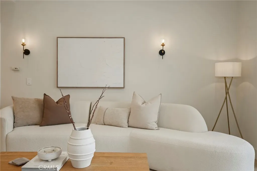 8788 Shoreham Unit 32, West Hollywood, CA 90069 - Photo 4 of 38, West Hollywood, CA