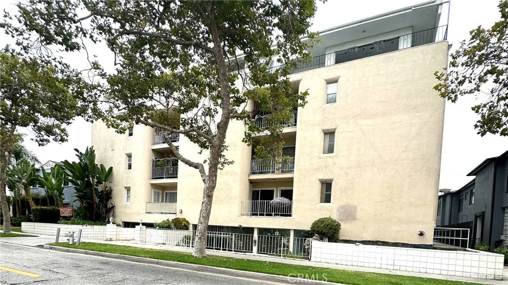 423 S Rexford Drive Unit 303, Beverly Hills, CA 90212 - Main photo, Beverly Hills, CA