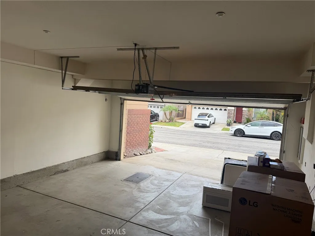 554 Robins, Brea, CA 92823 - Photo 2 of 26, Brea, CA