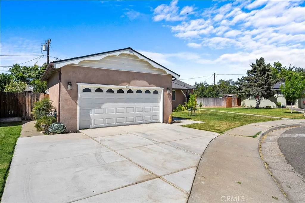 914 Valencia, Los Banos, CA 93635 - Photo 2 of 39, Los Banos, CA