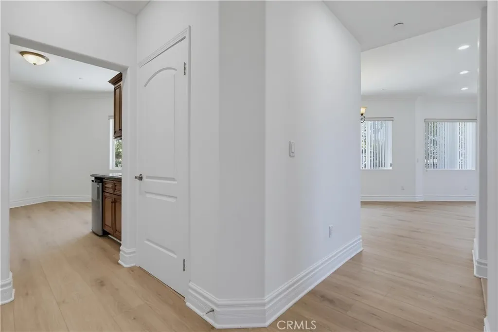 350 Bethany Road, Burbank, CA 91504 - Photo 5 of 37, Burbank, CA