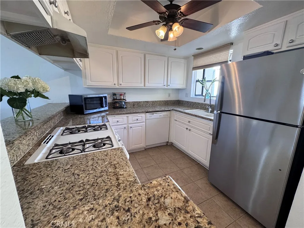 3516 E Ransom Street Unit 303, Long Beach, CA 90804 - Main photo, Long Beach, CA