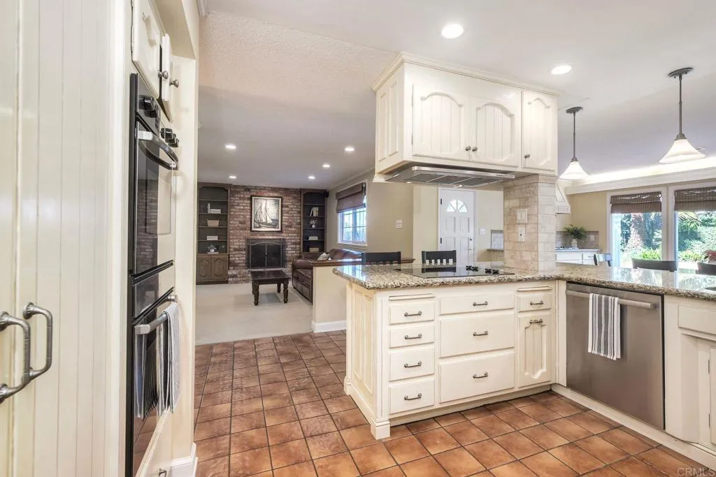 https://cdn.realtyfeed.com/cdn/127/306773135/66fab38d58fea86756c48e7c201bb066.webp