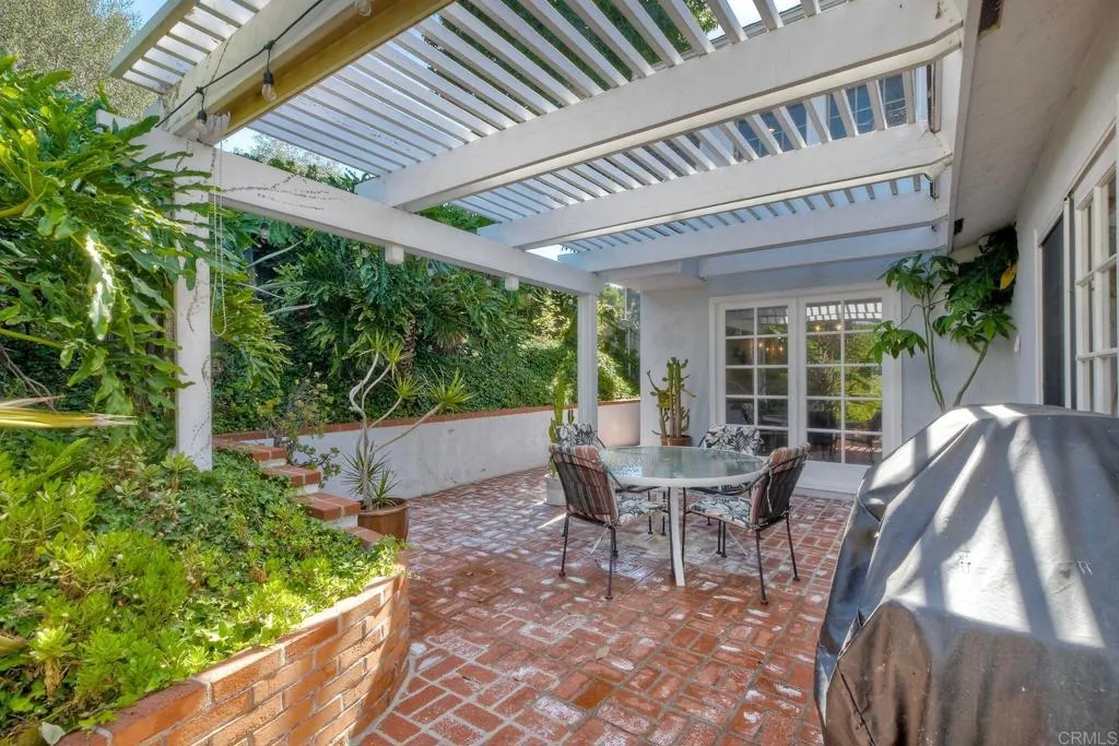 https://cdn.realtyfeed.com/cdn/127/306773135/966f67f9958d4ca380d0a3d97a5ada5b.webp