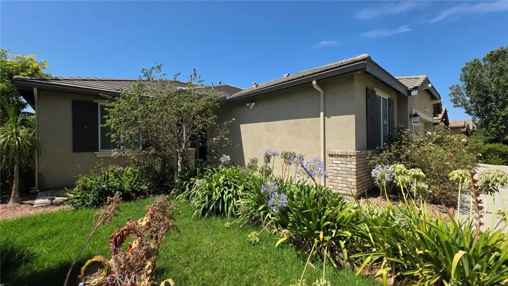 11916 Berlyn Dove Court, Jurupa Valley, CA 91752 - Photo 2 of 27, Jurupa Valley, CA