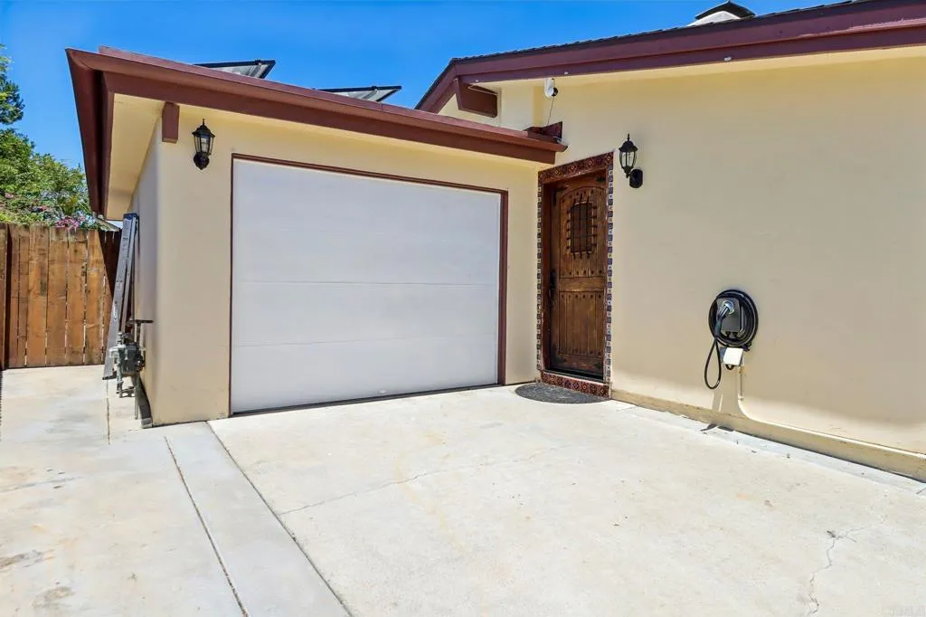 https://cdn.realtyfeed.com/cdn/127/306773210/6fc99a7c847b5b06834abd7d9e7f13c3.webp