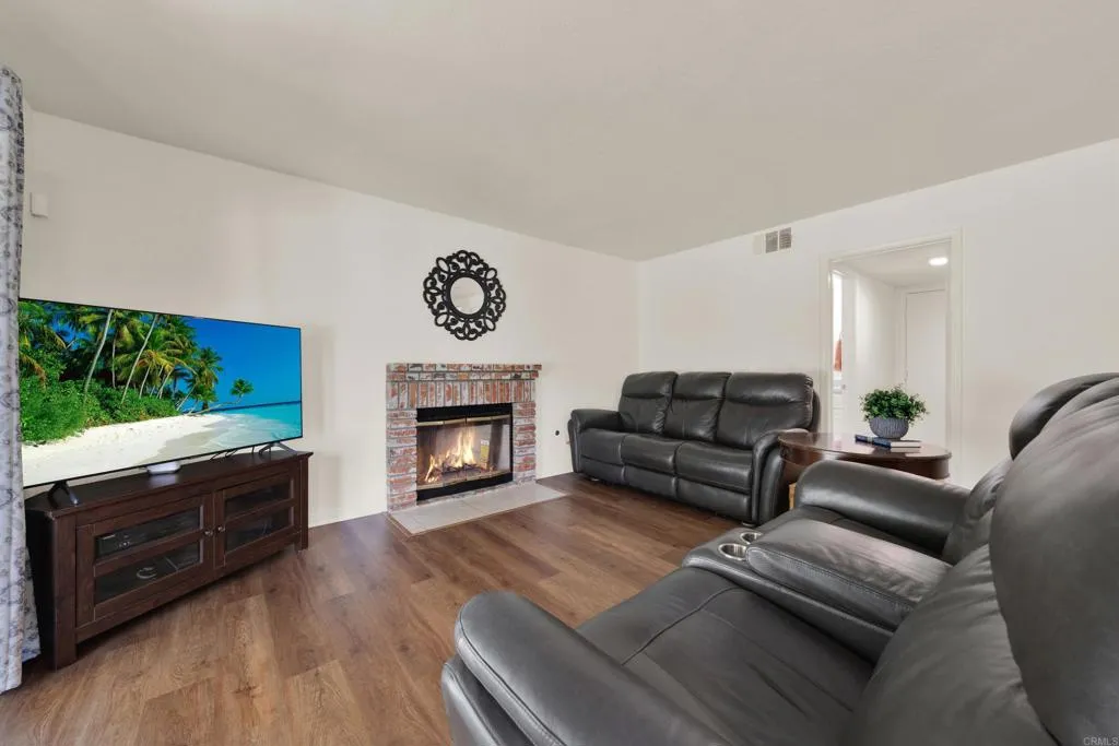 https://cdn.realtyfeed.com/cdn/127/306773216/2e913ec949f509ac99535d1d1ff3161a.webp