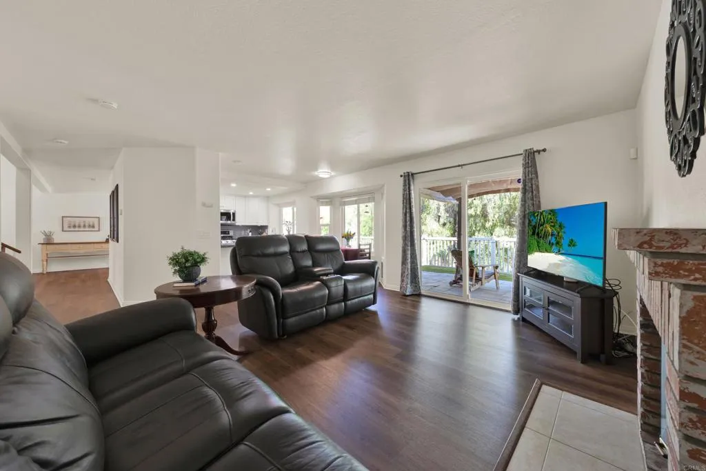 https://cdn.realtyfeed.com/cdn/127/306773216/43544c1048cb5a7cdf11953408e3911d.webp