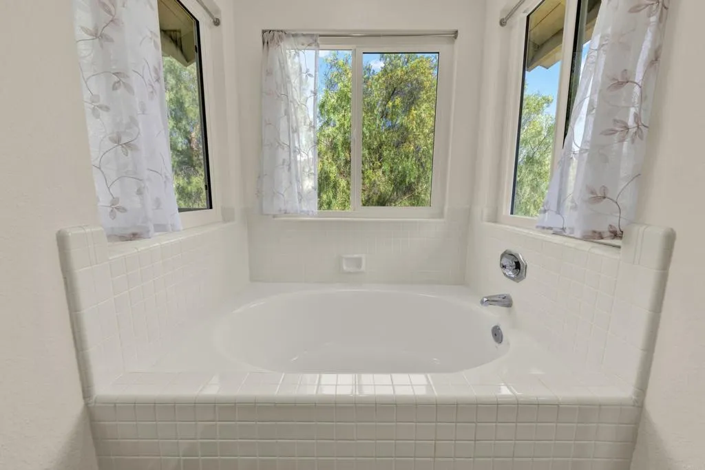 https://cdn.realtyfeed.com/cdn/127/306773216/eba6574c25f2a289aed50f1a70195c0e.webp