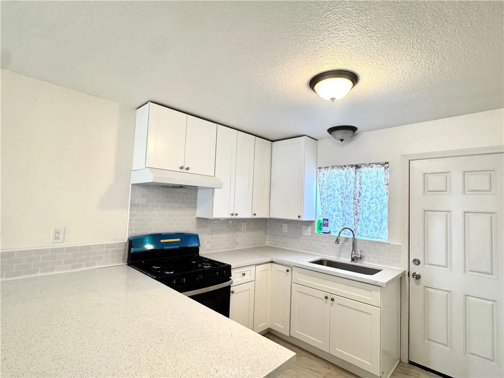 Hesperia, CA 92345