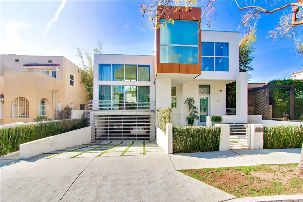 West Hollywood, CA 90048