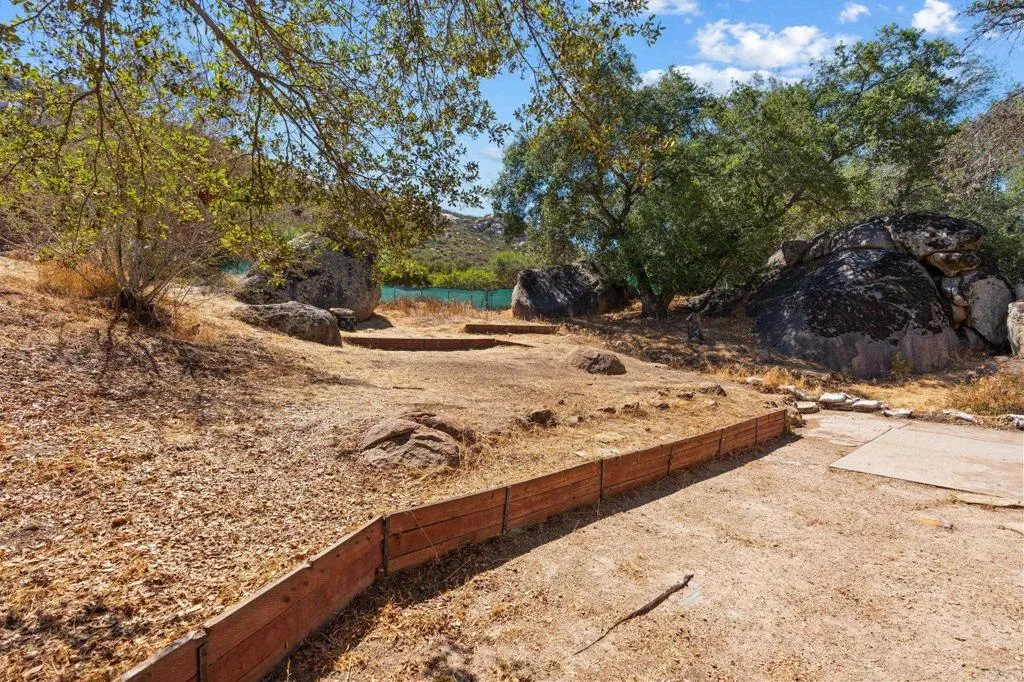 https://cdn.realtyfeed.com/cdn/127/306773333/feb9fef6bd27411e7a15f12da6985fe3.webp