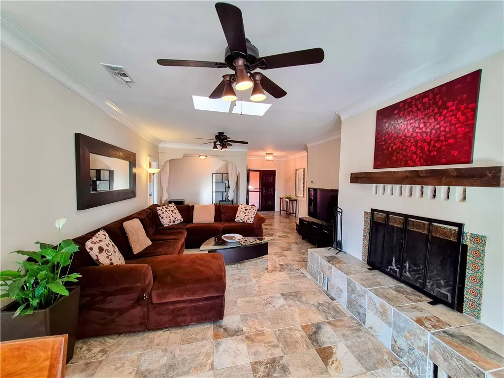 https://cdn.realtyfeed.com/cdn/127/306773334/26f9a84d57709fa4488745f783e638a8.webp