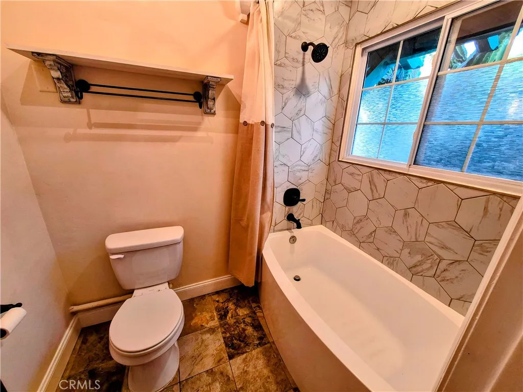 https://cdn.realtyfeed.com/cdn/127/306773334/943cd1ba6be1bfeae116aa2bef897e4d.webp