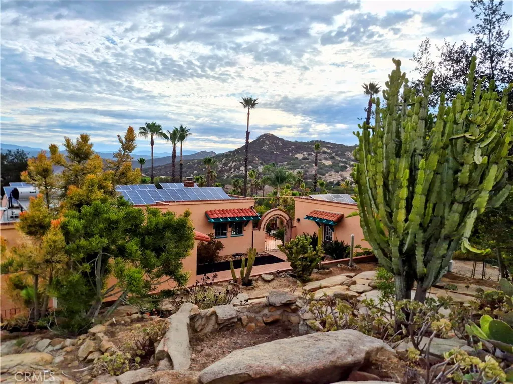 https://cdn.realtyfeed.com/cdn/127/306773334/f77180ae369b26a4021a8a272c860af1.webp