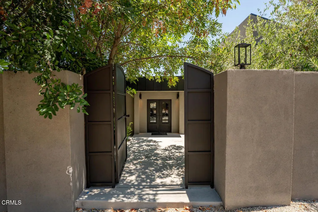 3250 Coldwater Canyon Avenue, Los Angeles, CA 91604 - Main photo, Los Angeles, CA