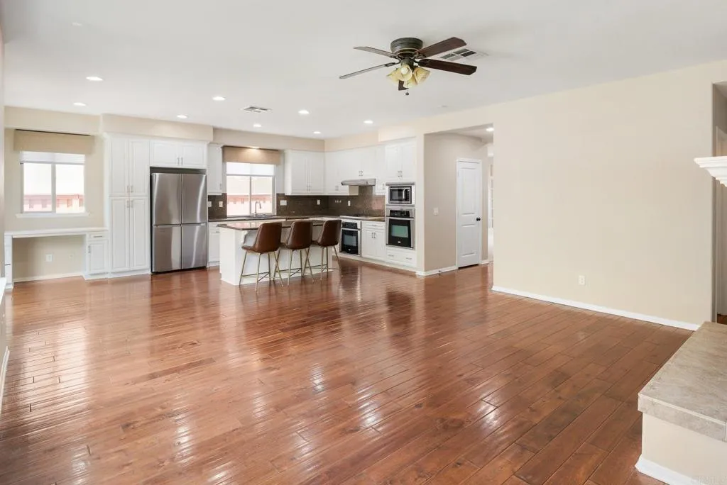 https://cdn.realtyfeed.com/cdn/127/306773419/8eb6990f7d1534cc3373c8c8066642d8.webp