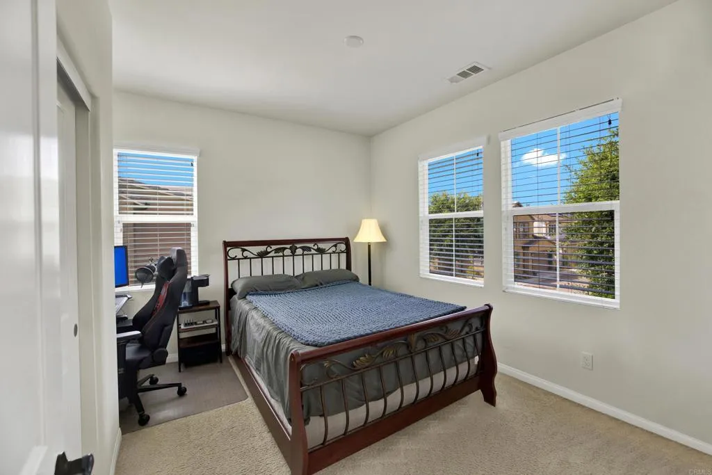 https://cdn.realtyfeed.com/cdn/127/306773422/2d5d2d2db453411ebdd3ab1e693bd6ce.webp