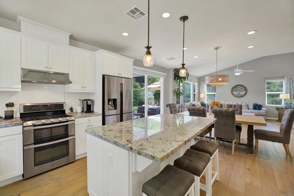 https://cdn.realtyfeed.com/cdn/127/306773422/c30204c5d90cf861b19b2e20f1d944b0.webp