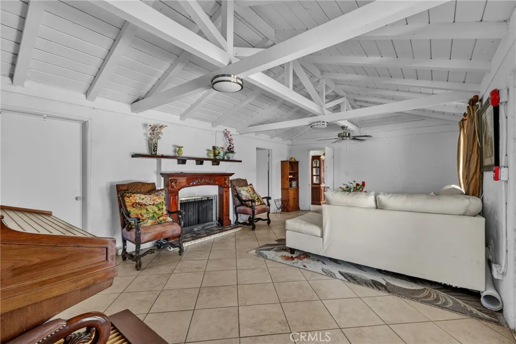 https://cdn.realtyfeed.com/cdn/127/306773496/02431fb3410c0cf2ce57e9d0d3aa932c.webp