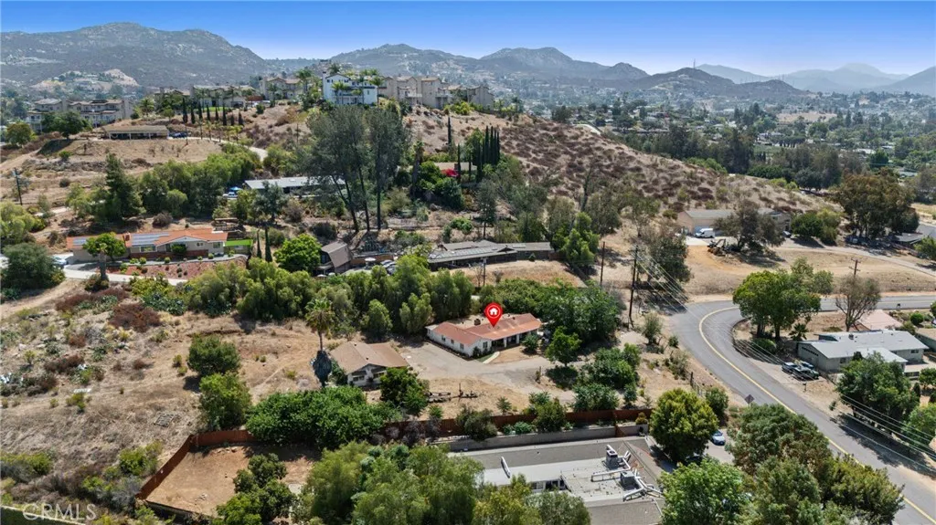 https://cdn.realtyfeed.com/cdn/127/306773496/ac3382ee50e65bac291cc99abebbfcd9.webp