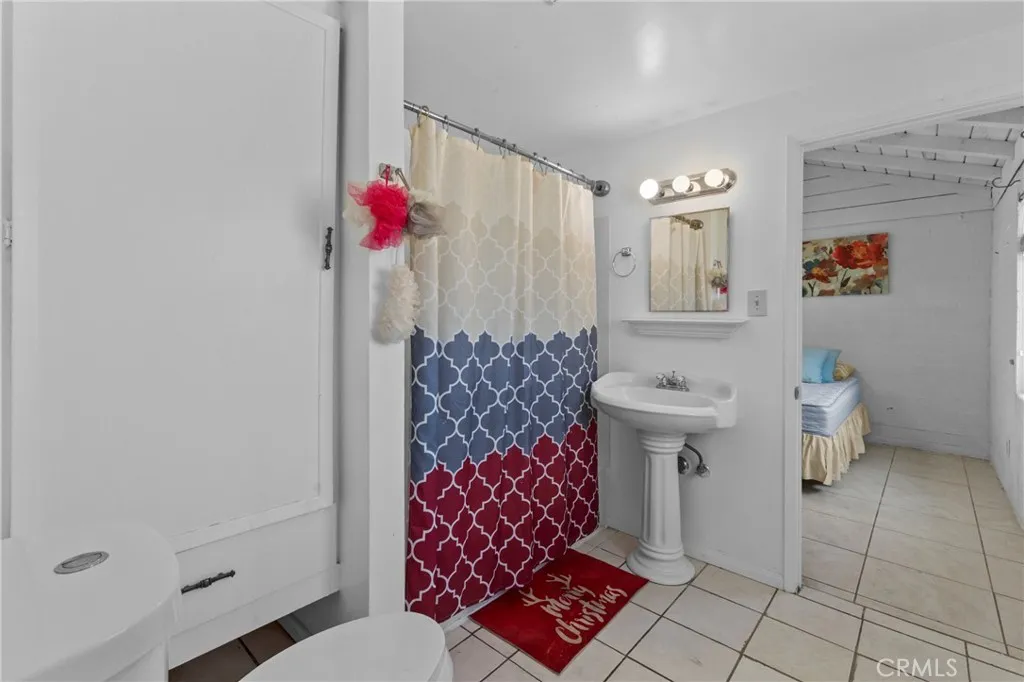 https://cdn.realtyfeed.com/cdn/127/306773496/bf50f5c2e3b915e18d71fb2f5866a0c3.webp